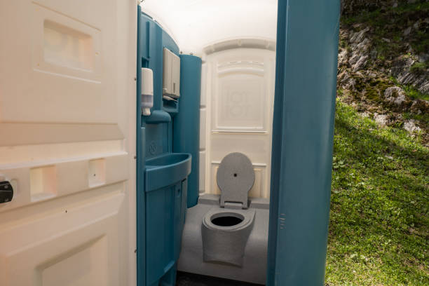 Best VIP or Luxury Restroom Trailers  in Hapeville, GA